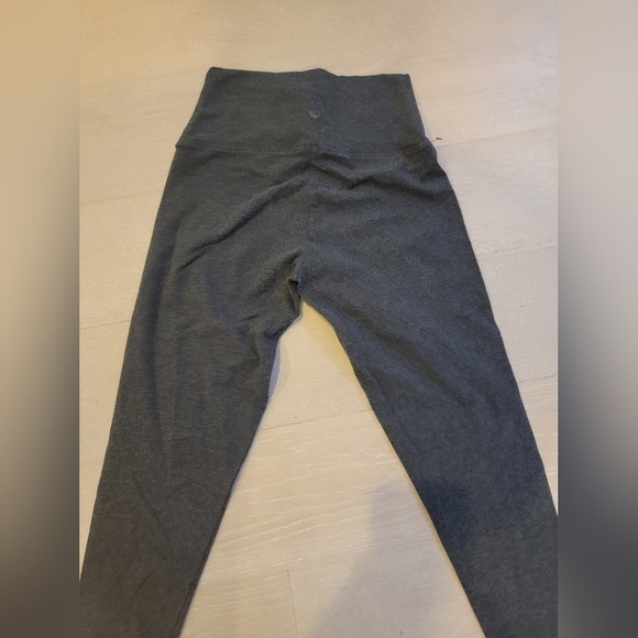 Aritzia TNA leggings - Picture 2 of 4
